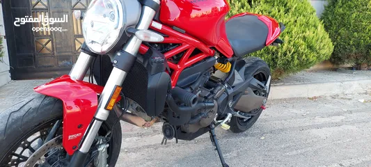  4 Ducati Monster 821