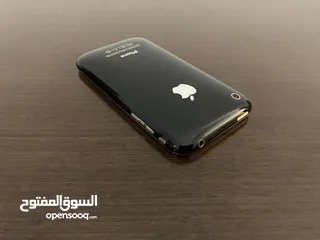  8 iPhone 3GS, 16GB, on iOS 4.1