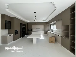  17 فيلا مميزة شبه قصر في اجمل مواقع عبدون بالقرب من السفارة الاميركية
