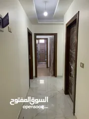  7 شقة طابق ثاني مع مصعد مطلة على شارع الكرامه