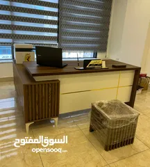  1 محتاج مكتب إداري للغرف الصغيرة عنا الحل مكتب 160سم مع جانبية وادراج وطاولة هديه بسعر مناسب اثاث