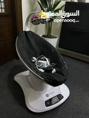  1 هزّاز أطفال أمريكي بحالة الجديد مستعمل لطفل واحد فقط مغسول ومعقّم 4moms MamaRoo