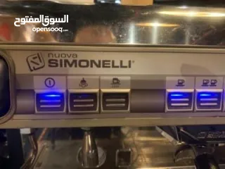  10 عدة مطعم كاملة مستعملة بحالة جديدة جداً استخدام اشهر فقط  متوفر ايضاً تلاجات و فريزرات كبيرة