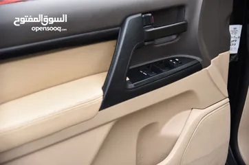  16 تويوتا لاند كروزر GX-R  بحالة الوكالة Toyota Land Cruiser GXR 2013