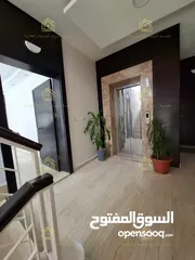  3 شقة فاخرة سوبر ديلوكس في أرقى ضاحية الأمير راشد أرضي مع ترس واسع
