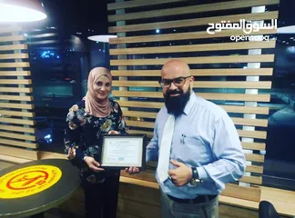 4 دورات ودبلومات تدريبية مهنية وأكاديمية معتمدة محليا ودوليا