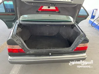  15 مرسيدس 300SEL