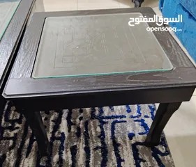  3 طاولات وسط خشب عدد 3 واحده كبيره واثنتان أصغر.. ومعهم هديه مجانيه طقم سرفيس لون سكني