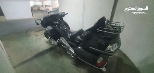  5 gold wing black color 1800 cc