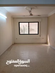  3 شقه للايجار