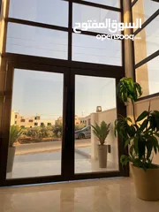  11 شقه سوبر ديلوكس بتشطيب حديث162mطابق أول بسعر مميز وكفاله بعيده  ومنطقه هادئة للسكن