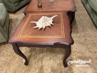  3 طقم كنب modern كوالتي عالي جداً  بالإضافة إلى (طقم طاولات 3 قطع) خشب زان