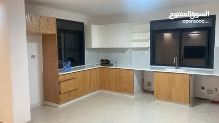  1 شقة حديثة واسعة للإيجار