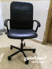  3 كرسي من ايكيا بحالة جيدة