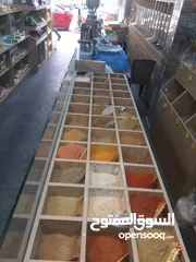  19 محمص للبيع بكامل عدته وديكوره وبضاعته البيع بداعي السفر المحمص يعمل بشكل جيد وقابل للتطوير والتوسيعو