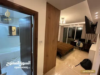  5 شقة مميزة  بإطلالة رائعة وموقع ممتاز مفروشة بالكامل وبتطشيب شخصي جديد وعمارة جديدة