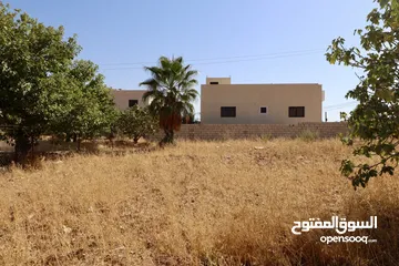  4 أرض مميزة في منطقة النعير ذات اطلالة على حدائق الحسين
