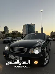  3 مرسيدس C200 مالك واحد اسود ملوكي بحاله الوكاله