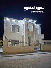  3 فيلا طابقين للبيع على ارض دونم مفروز، بناء جديد للبيع الجرف الجنوبي منطقة هادئة وقريبة على الخدمات،