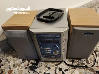  1 للبيع ستيريو  ياباني ماركة ايوا شبه جديد cassette و cd