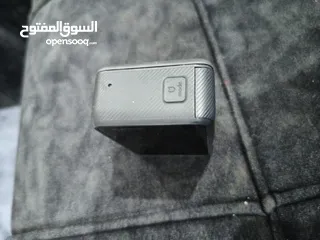  5 كاميرا جو برو هيرو 5 مستعملة بحال ممتازة تصوير لمدة 4 ساعات مع ريموت للتحكم عن بعد + مجموعة هولدرات