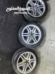  1 جنط مرسيدس w204 AMG  جنط بحالة ممتازه لا كسور ولا خشوط بحالة ممتازه حجم جنط 17 امامي رفيع خلفي عريض