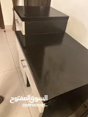  2 مكتب صغير يصلح يكون تسريحة