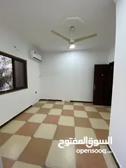  20 غرف للشباب العمانين في الخوض قرب دوار نماء
