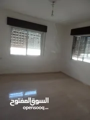  1 شقة للايجار في ام الشرايط