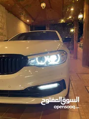  8 BMW 530e 2018 Black edition