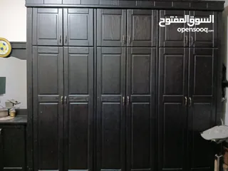  3 غرفة نوم بحالة ممتازة لون اسود