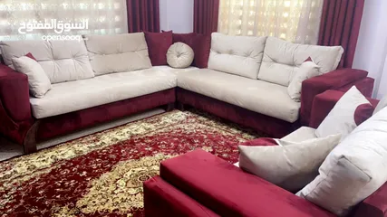  4 طقم كورنر تفصيل وليس تجاري لون خمري وبيج يتكون من سبعة مقاعد متحركة