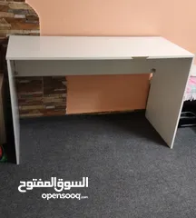  1 مكتب لون ابيض