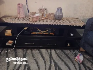  1 طاوله تلفزيون تركي بسعر 40 دينار