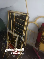  2 سرير بيبي حديد بحالة جيده