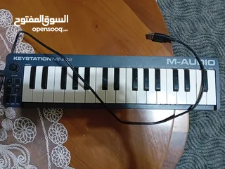  3 midi keyboard m audio keystationmini 32  32keys with connector  usb  شبه جديد ميدي كيبورد