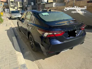  2 Toyota Camry 21 SE