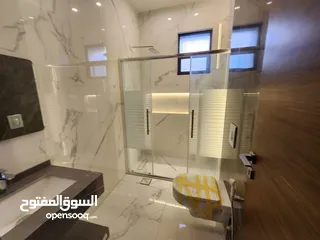  21 شقة طابقية فاخرة للبيع في عبدون  ref : 14385