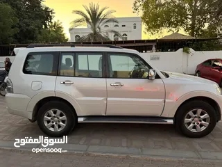  1 Mitsubishi Pajero