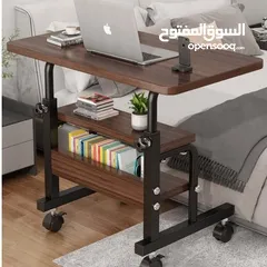  2 طاولة لابتوب خشبية بتصميم عصري ومتين سطح واسع يكفي لابتوب، دفتر محاضرات، كتب وأقلام وحتى فنجان قهوة