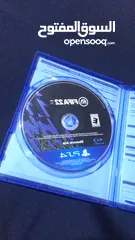  4 سيدي the crew  و Fifa 22 للبيع بنظاف جدًا