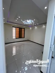  5 شقة سوبر ديلوكس - حي المنصور - 4نوم - ترس واسع - مدخل مستقل - منطقة هادئة ومميزة
