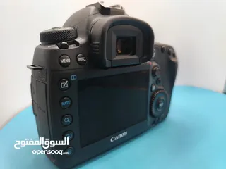  3 كاميرات كانون وعدسات 5D Mark IV, 6D Mark II, RP, 250D, 200D  شترات أقل من 1k وبطاريات إضافية