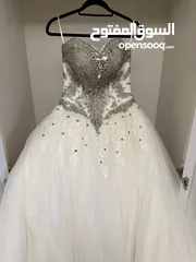  1 فستان زفاف ثقيل للبيع
