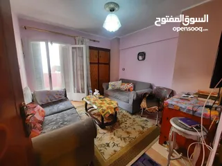  10 شقة على شارع جمال عبد الناصر