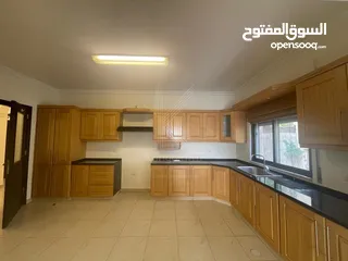  5 شقة  فاخرة للبيع في عبدون
