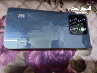  2 جهاز  zte بعده بكرتونته استعمال بسيط للبدل على أيفون على سبيل التغيير