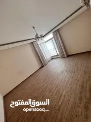  5 فيلا راقيه وواسعه جبله حبشي An elegant and spacious villa in the Jablah Habashi area