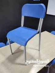  4 طاولات و كراسي