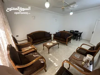  1 طقم كنابيات خشب زان مع طاولة سفرة